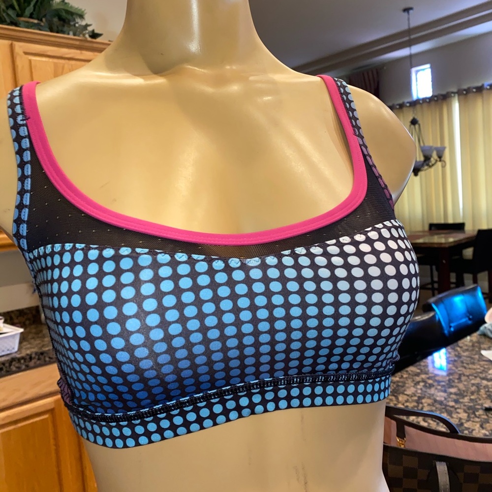 Lulu sport bra sz 4